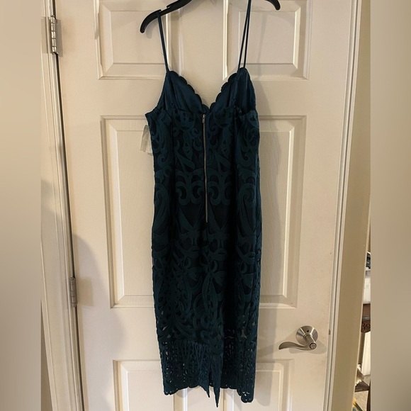 Bardot Gia Lace Midi Dress-NWT Size 4-Party/Holiday Dazzle - Picture 7 of 16